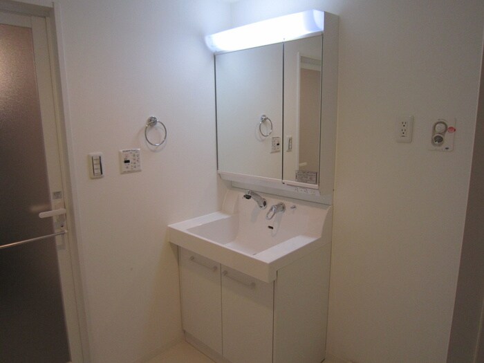 物件内観写真11　(洗面)