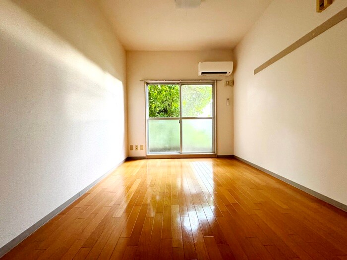 物件内観写真4　(居室)