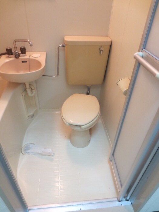 物件内観写真8　(トイレ)