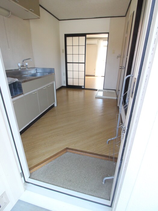 物件内観写真7　(玄関)