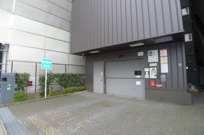 物件外観写真6　(駐車場)