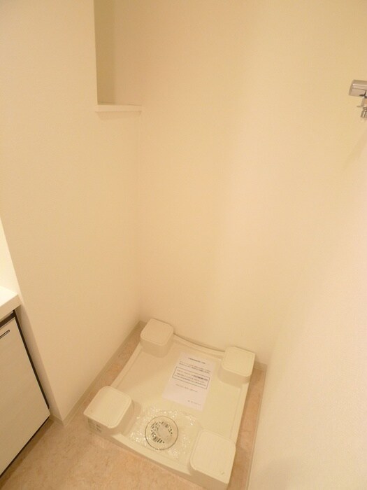 物件内観写真12　(洗濯機置場)