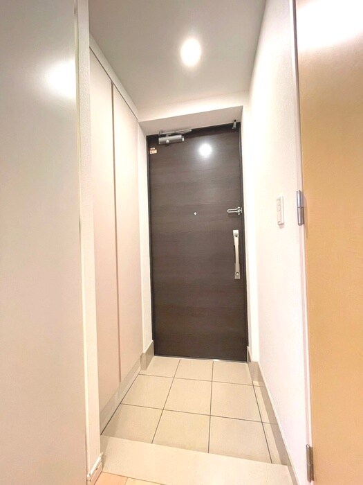 物件内観写真19　(玄関)