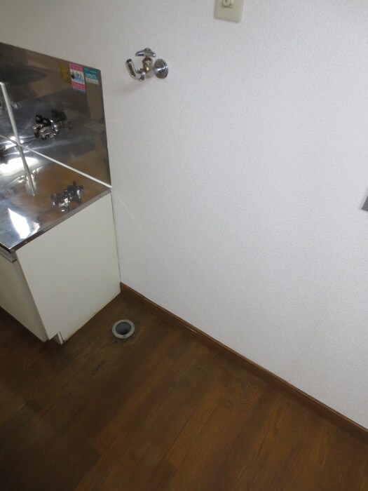 物件内観写真11　(洗濯機置場)