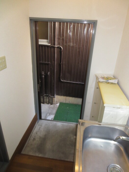 物件内観写真13　(玄関)