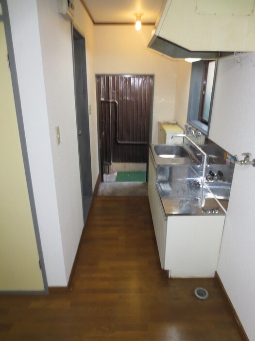 物件内観写真16　(玄関)