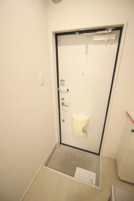 物件内観写真16　(玄関)