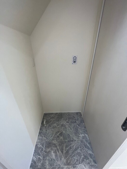 物件内観写真15　(洗濯機置場)