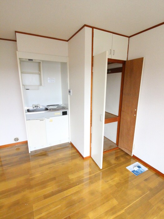 物件内観写真8　(居室)