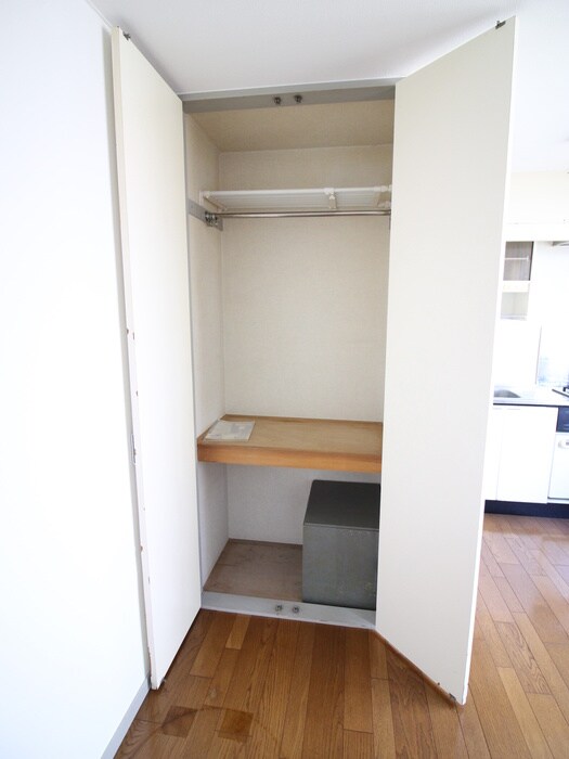物件内観写真12　(収納)
