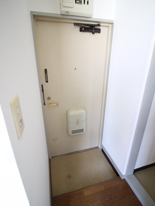 物件内観写真15　(玄関)