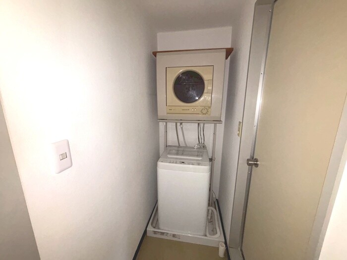 物件内観写真20　(洗濯機置場)