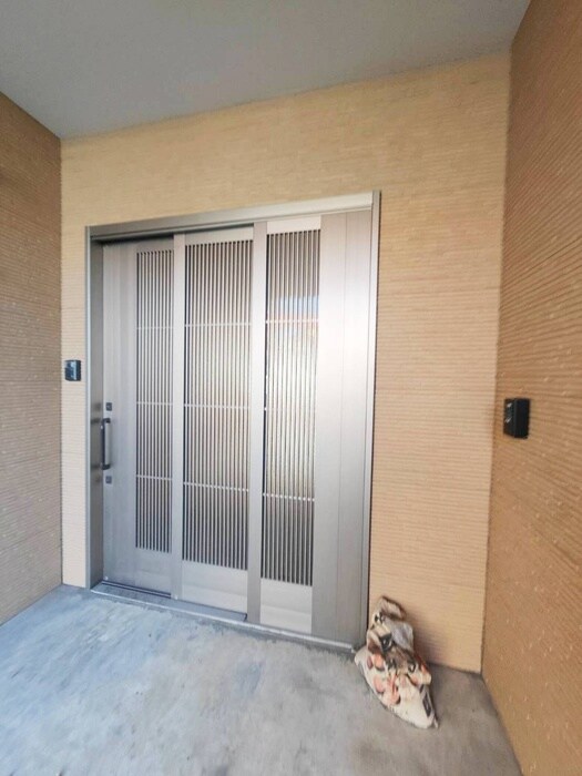 物件内観写真14　(玄関)