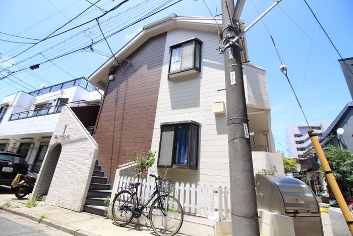 物件外観写真2　(エントランス部分)