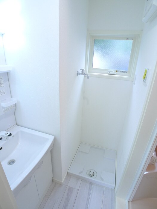 物件内観写真19　(洗濯機置場)