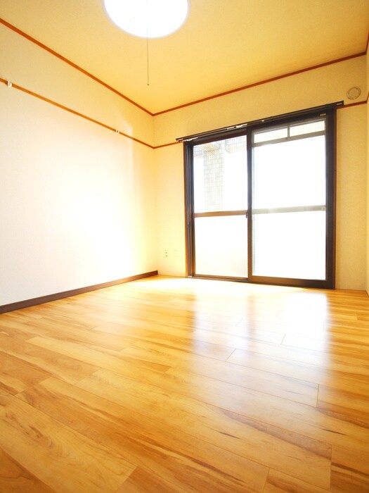 物件内観写真10　(居室)