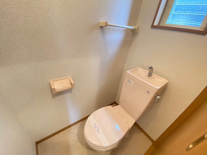 物件内観写真13　(トイレ)