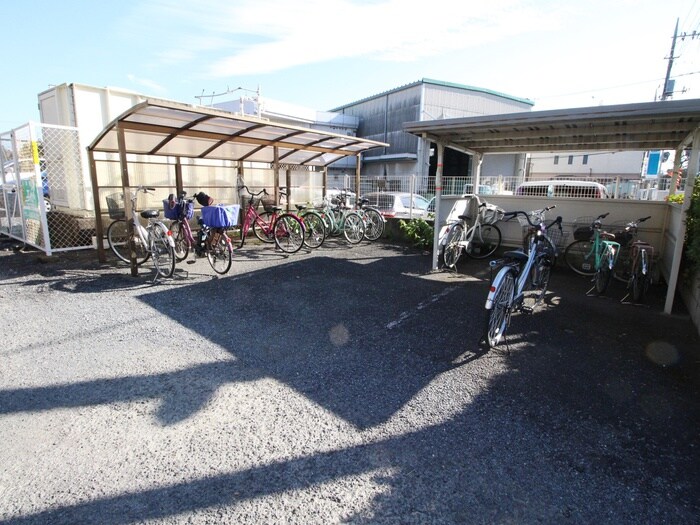 物件外観写真4　(駐輪場)