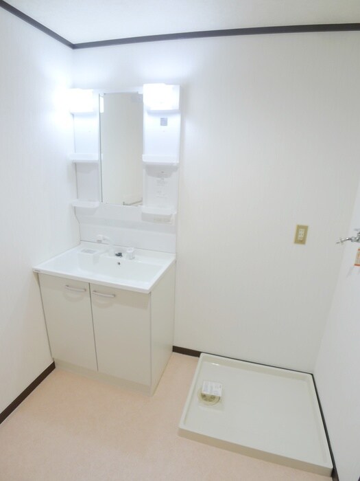 物件内観写真11　(洗濯機置場)