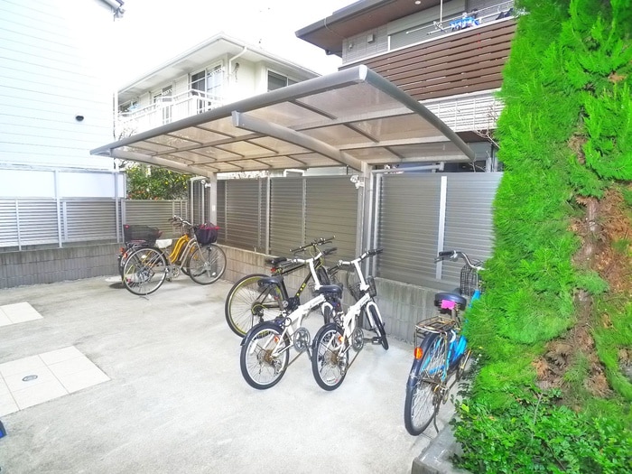 物件外観写真5　(駐輪場)
