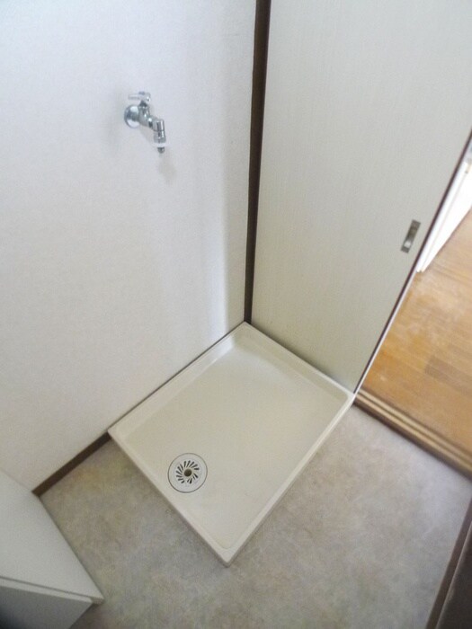 物件内観写真17　(洗濯機置場)