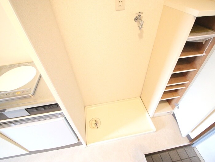 物件内観写真12　(洗濯機置場)