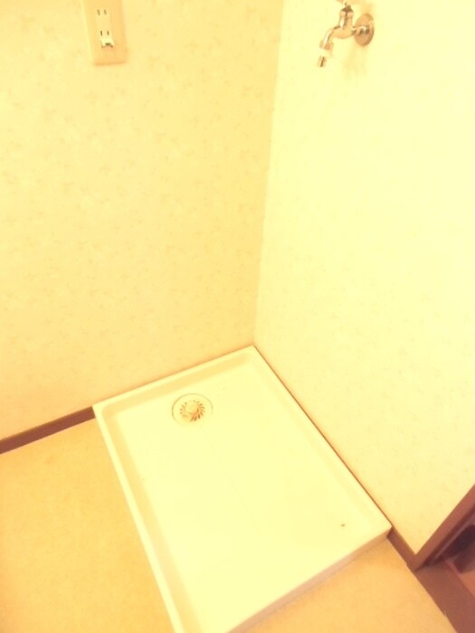 物件内観写真15　(洗濯機置場)