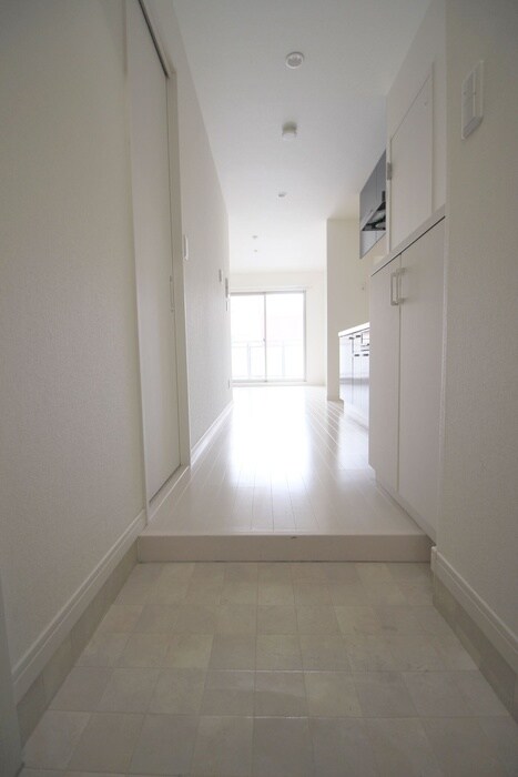 物件内観写真7　(玄関)