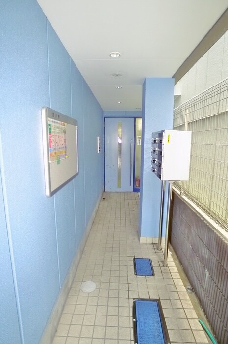 物件外観写真5　(エントランス部分)