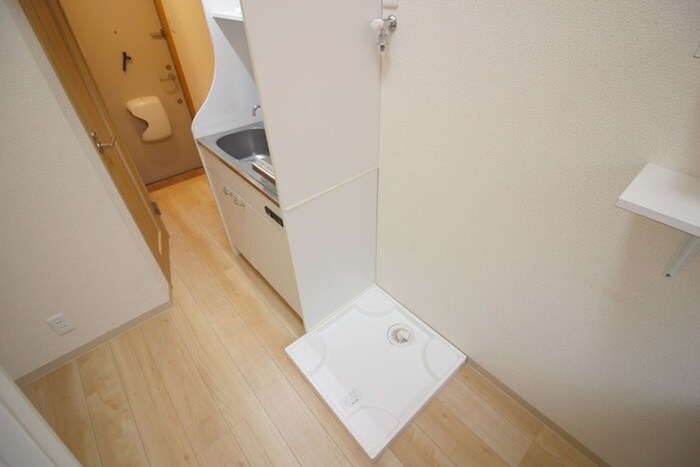 物件内観写真17　(洗濯機置場)