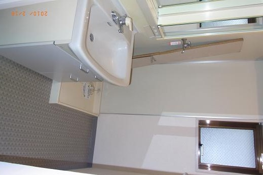 物件内観写真13　(洗濯機置場)