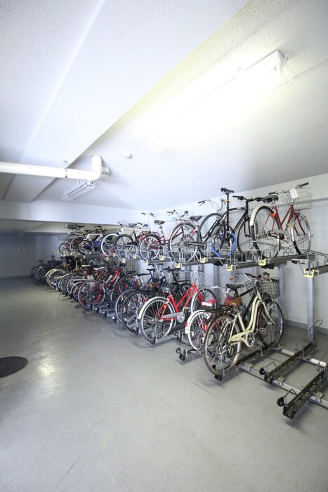 物件外観写真3　(駐輪場)