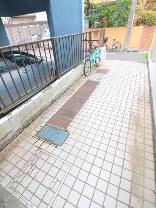 物件外観写真6　(駐輪場)