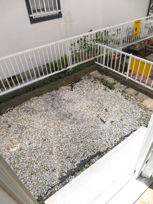 物件内観写真12　(室内からの展望)