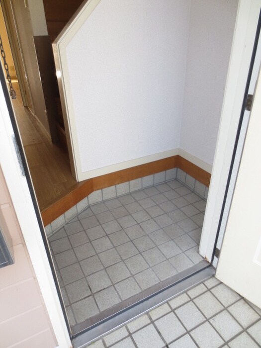物件内観写真13　(玄関)