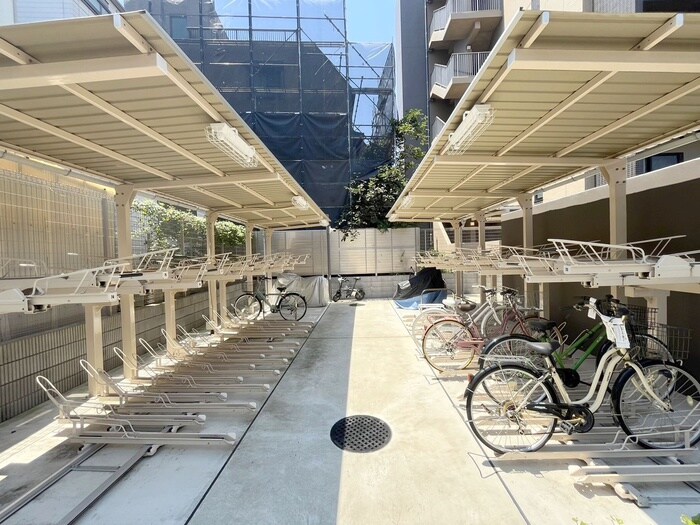 物件外観写真3　(駐輪場)