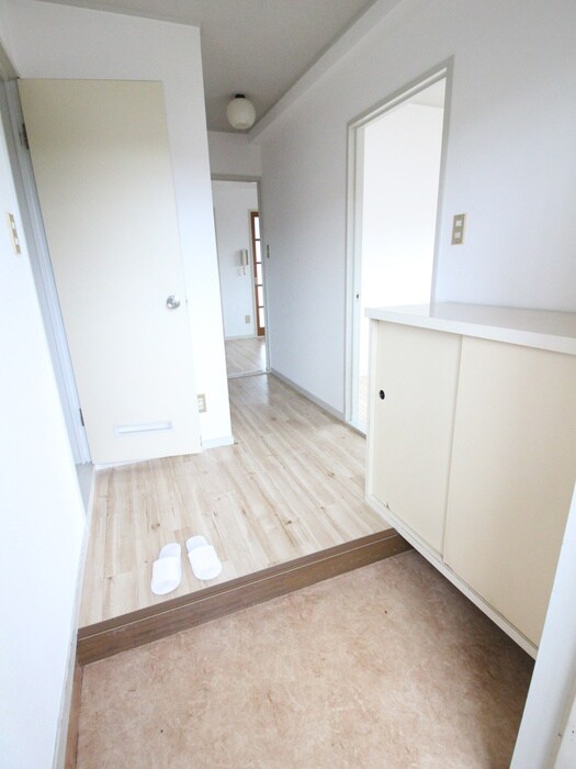 物件内観写真7　(玄関)