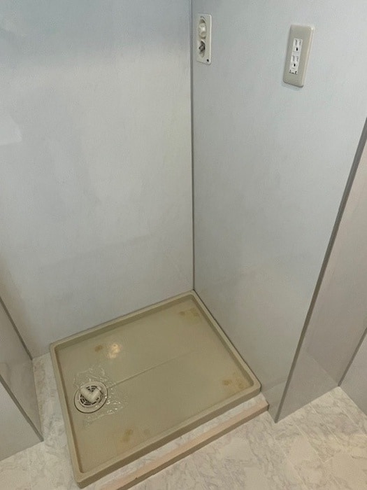 物件内観写真11　(洗濯機置場)