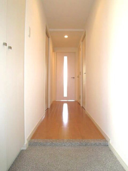 物件内観写真18　(廊下)