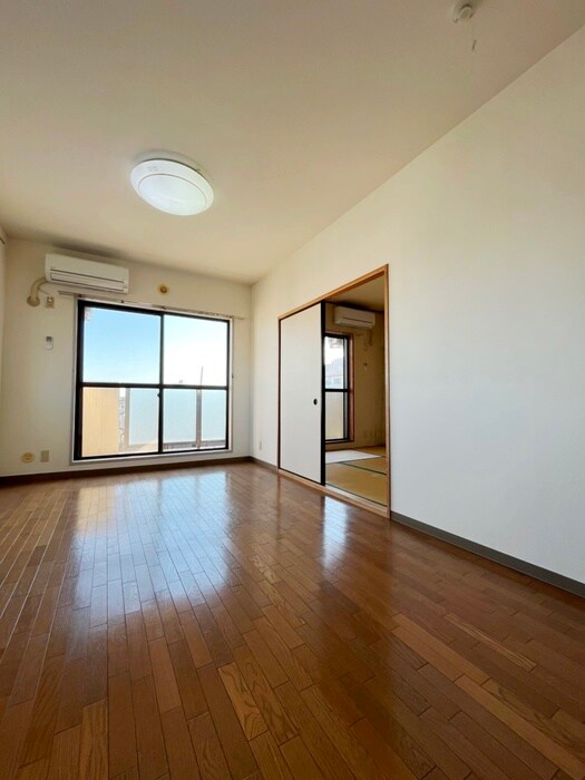 物件内観写真20　(室内からの展望)