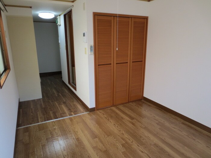 物件内観写真8　(居室)