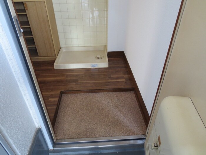 物件内観写真11　(玄関)