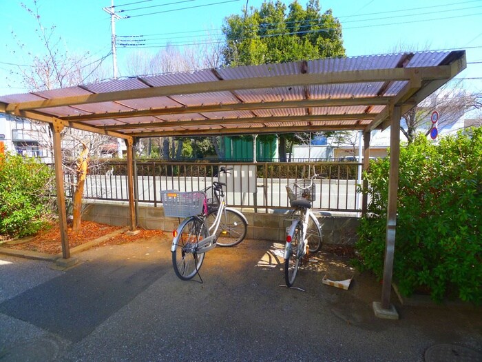 物件外観写真3　(駐輪場)