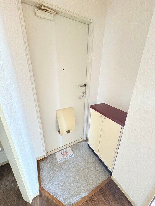 物件内観写真12　(玄関)