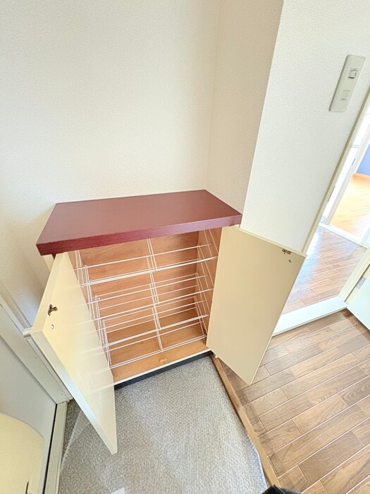 物件内観写真13　(靴箱)