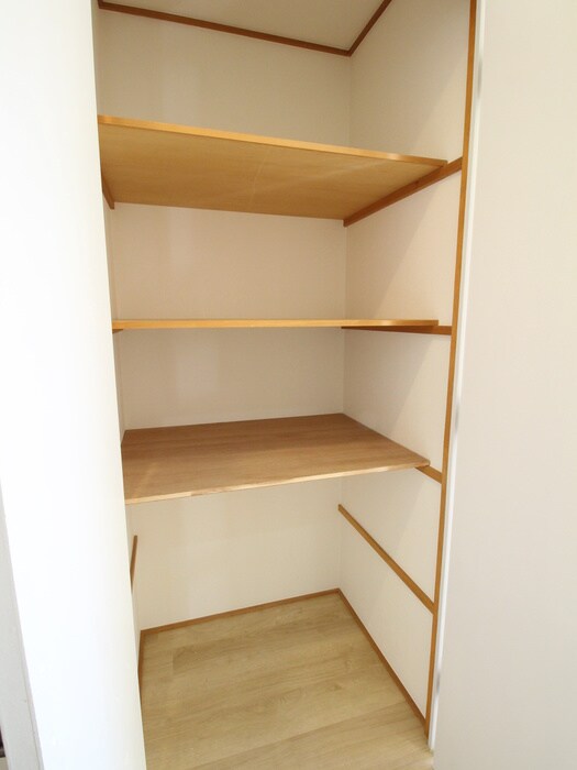 物件内観写真11　(収納)