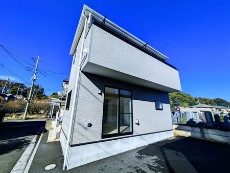 ｸﾚｲﾄﾞﾙｶﾞｰﾃﾞﾝ狭山市笹井第13外観写真