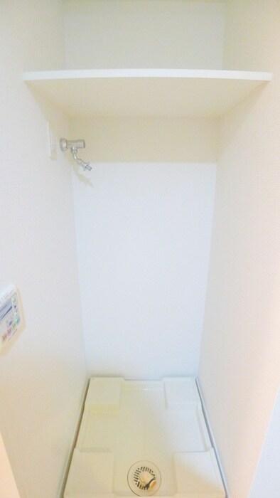 物件内観写真13　(洗濯機置場)