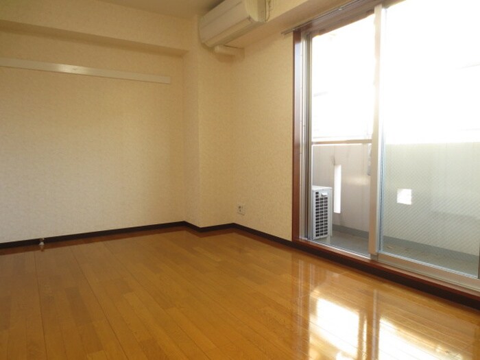 物件内観写真4　(居室)