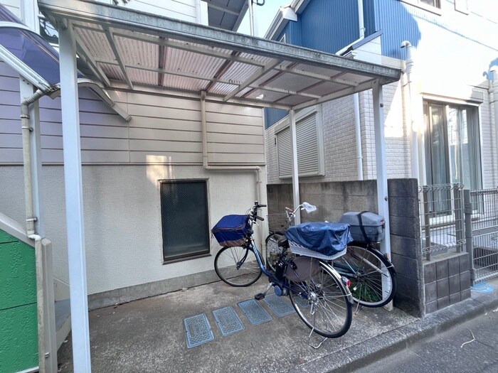 物件外観写真4　(駐輪場)